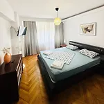 Elegant, Airy & Comfortable Wparking Parliament Apartment *