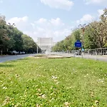 Elegant, Airy & Comfortable Wparking Parliament