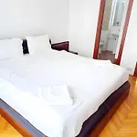 Elegant, Airy & Comfortable Wparking Parliament Bucharest
