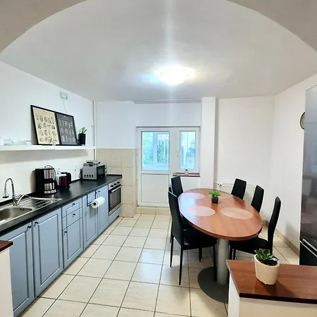 Elegant 2Br With Parking Parliament - Airy & Comfortable Appartement