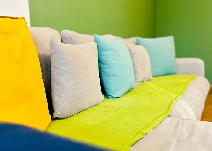 Next 2parliament - Tranquil Unirii - Airy & Comfy With Parking Апартаменти *