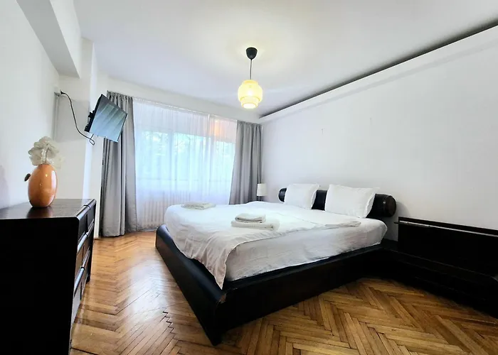 Tranquil Unirii - Airy & Comfy With Parking Lejlighed