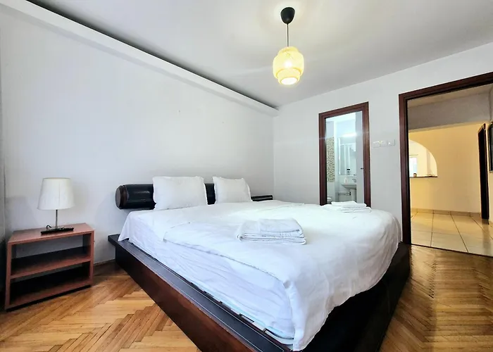 Tranquil Unirii - Airy & Comfy With Parking Bukarest