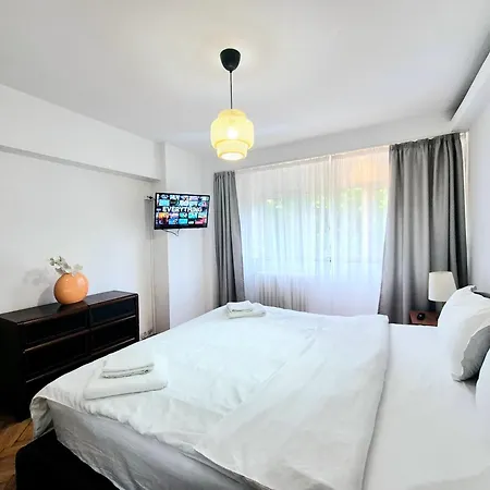 Next 2parliament - Tranquil Unirii - Airy & Comfy With Parking Бухарест