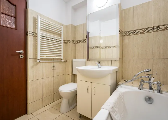 Airy & Comfy With Parking - Tranquil Unirii Apartment *