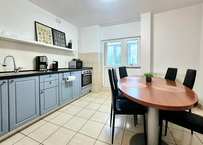 Apartment Airy & Comfy With Parking - Tranquil Unirii Bucharest